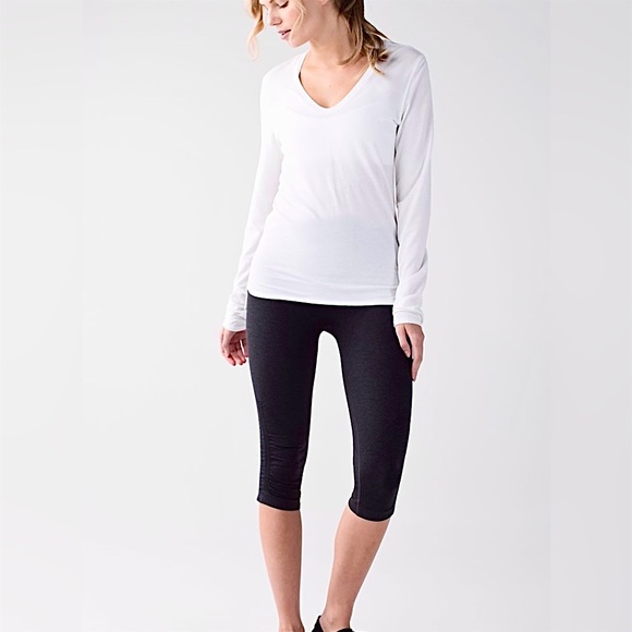 Lululemon In The Flow Crop II - Picture 1 of 11
